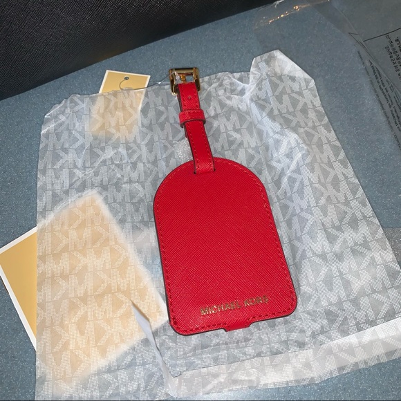 NEW Michael Kors Jet Set Saffiano Leather Tag Red - Picture 1 of 13